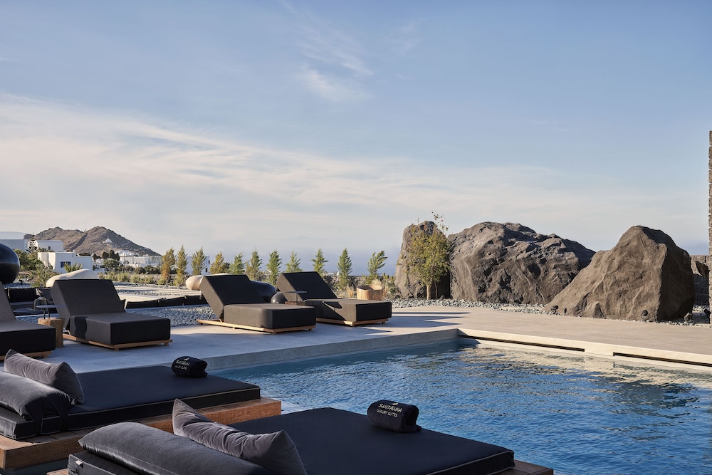 SantAnna Luxury Suites 24/37