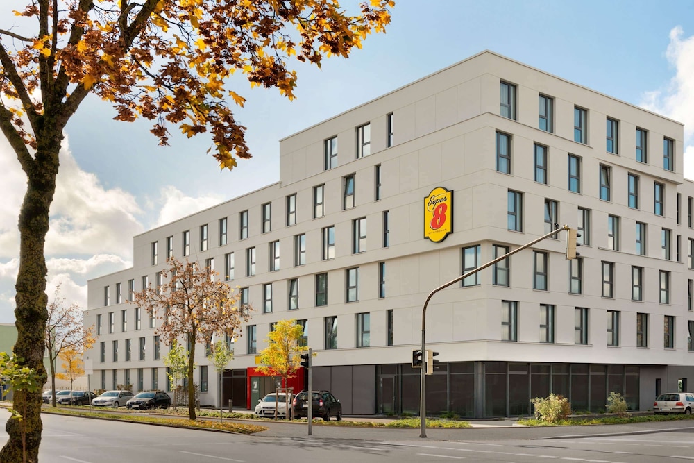 Super 8 by Wyndham Augsburg in AUGSBURG