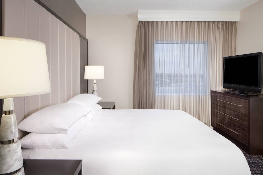 Marriott Suites Dallas Market Center 13/62