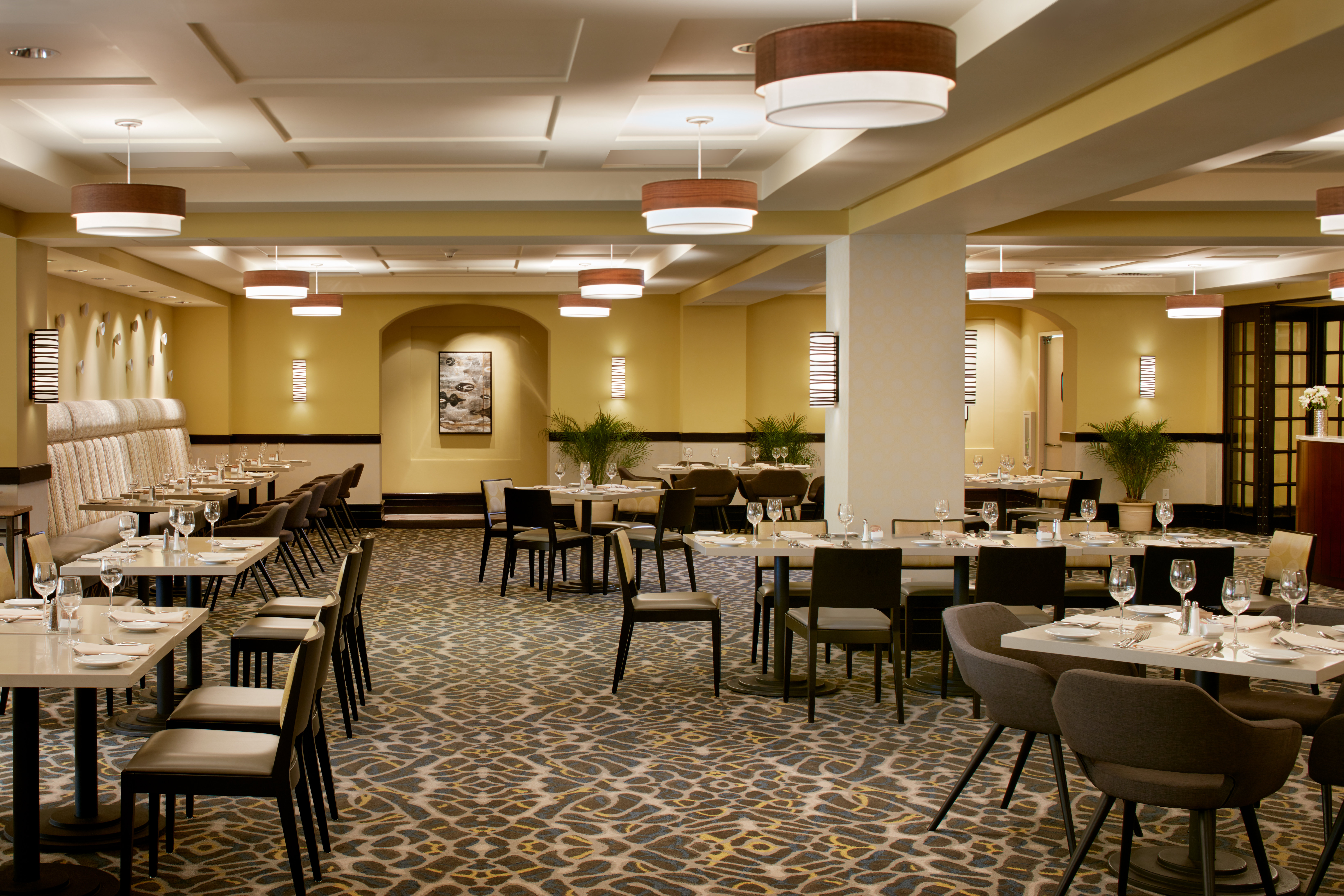 Crowne Plaza Cabana, Palo Alto 55/80