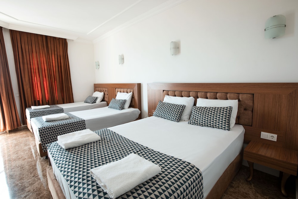 Kristal Beach Hotel 21/48