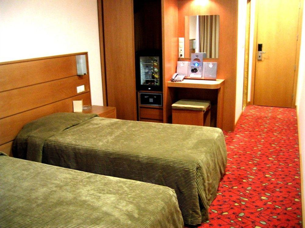 Standard, Single, Twin Beds