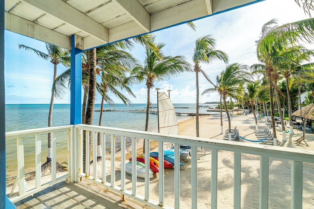 Caribbean Villas Hotel 36/77