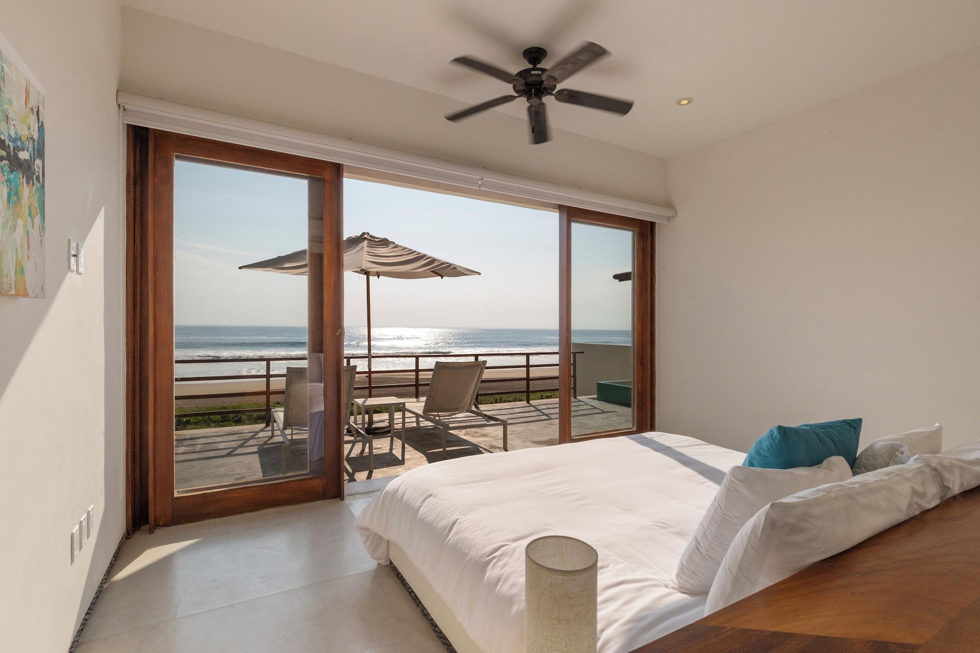 2 Bedrooms, Villa, Beach Front