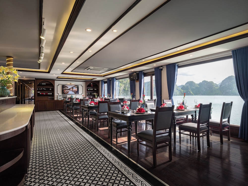 Rosa Cruise Halong 25/50