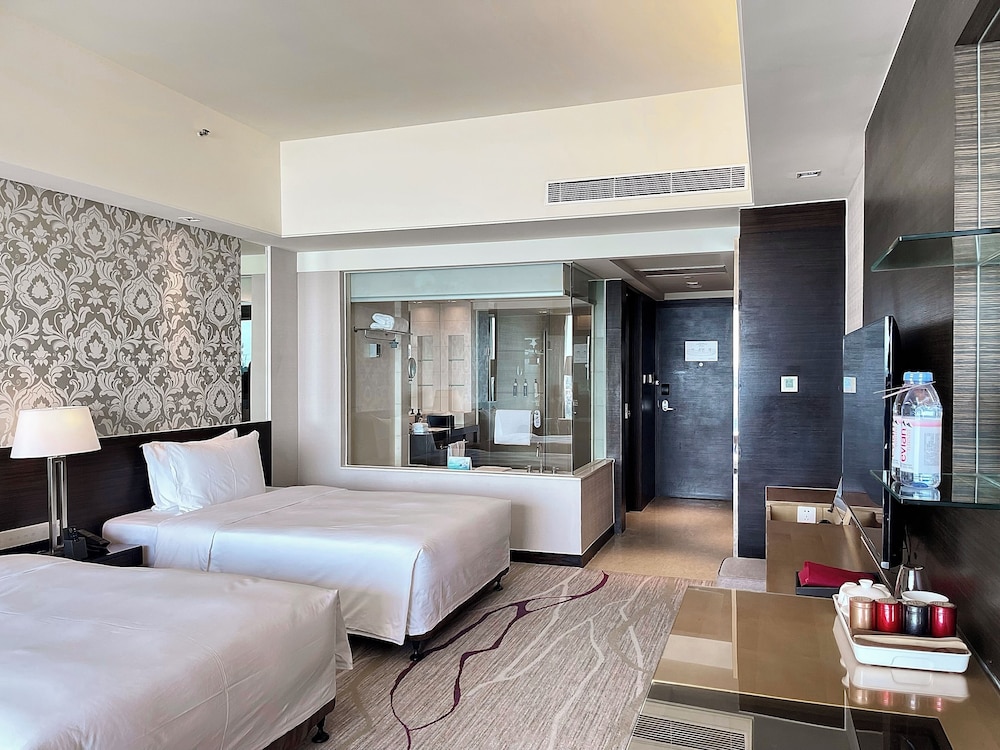 Swiss Grand Xiamen 14/50