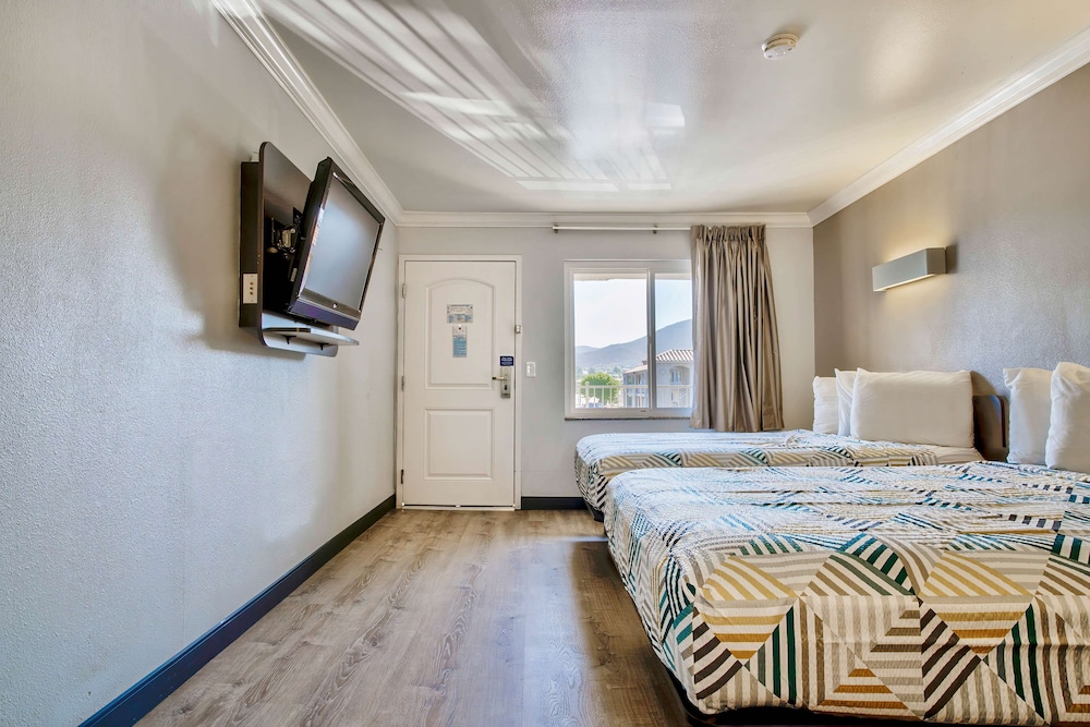 Motel6 Menifee, CA 25/71
