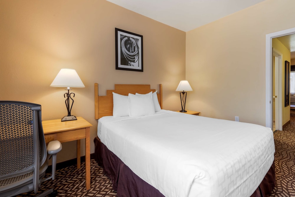 Turquoise Inn and Suites Cortez near Mesa Verde 15/42