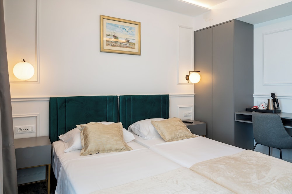 Hotel Krilo 28/71