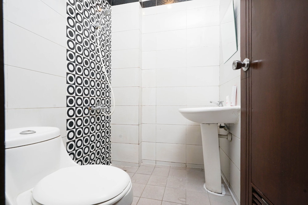 Oyo 230 Maleo Residence 27/55