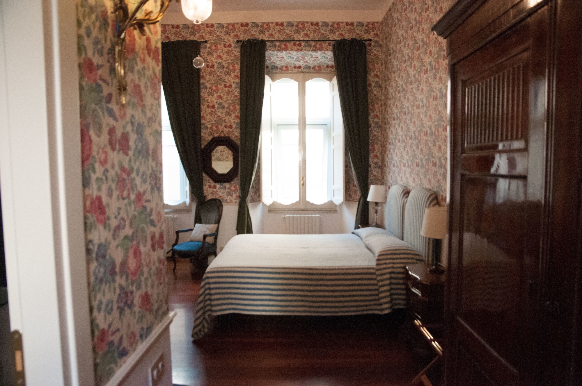 ROOM, TRIPLE
