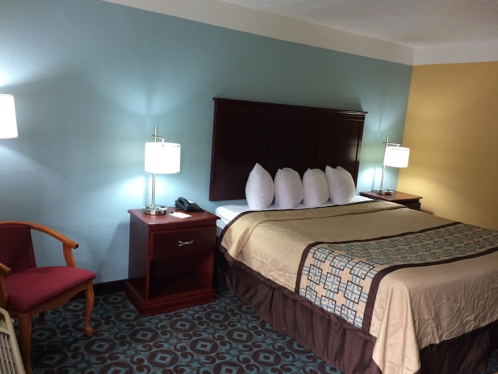 Econo Lodge Fultondale, AL 8/16