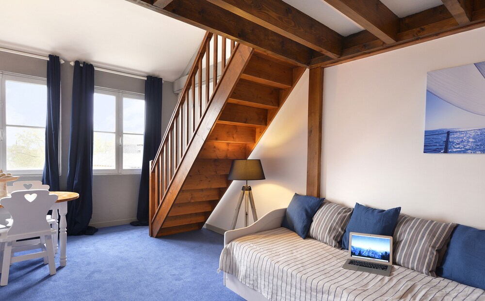 Hotel the Originals Domaine Des Thomeaux 9/50