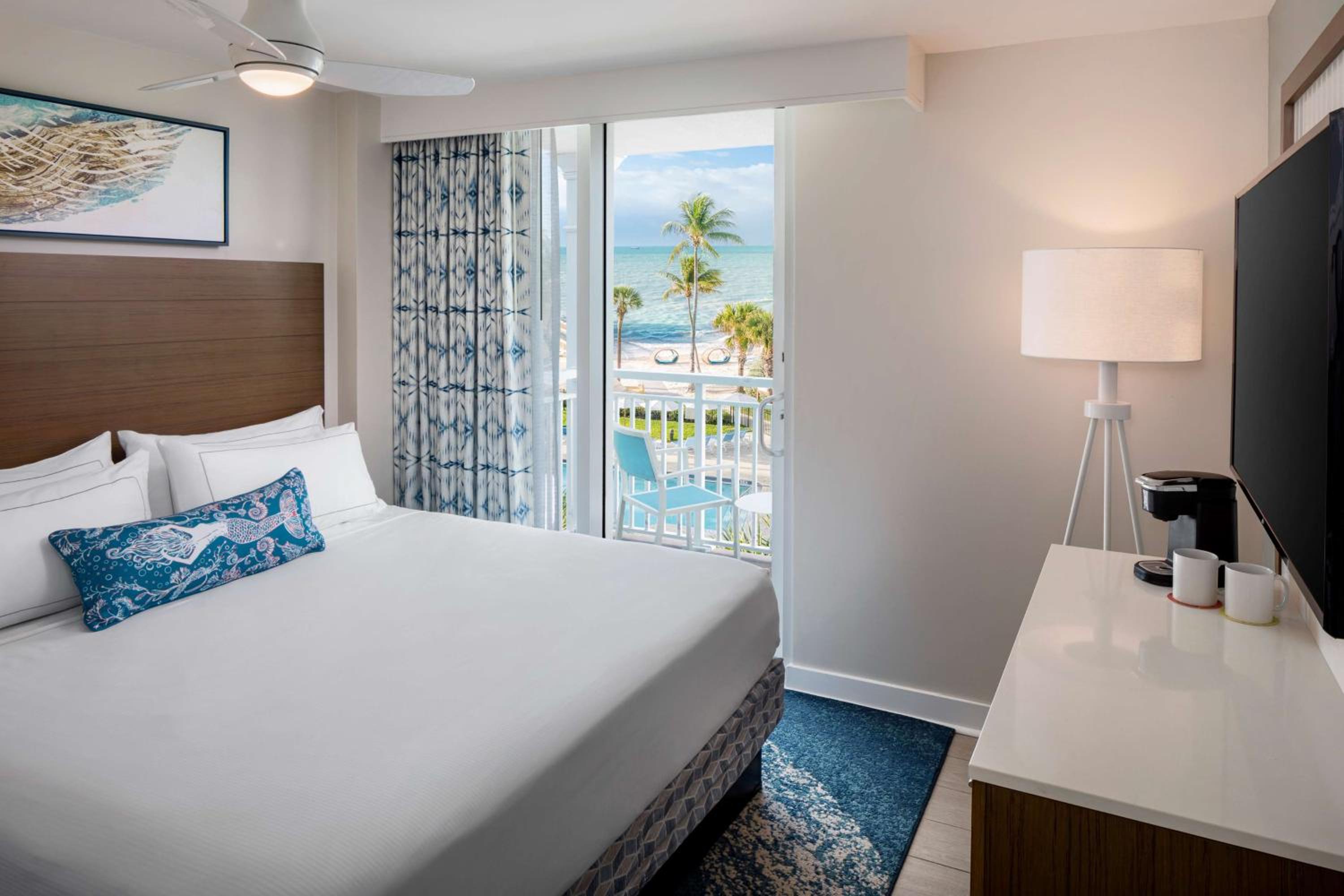 Suite, King Bed, Ocean View, Sofa