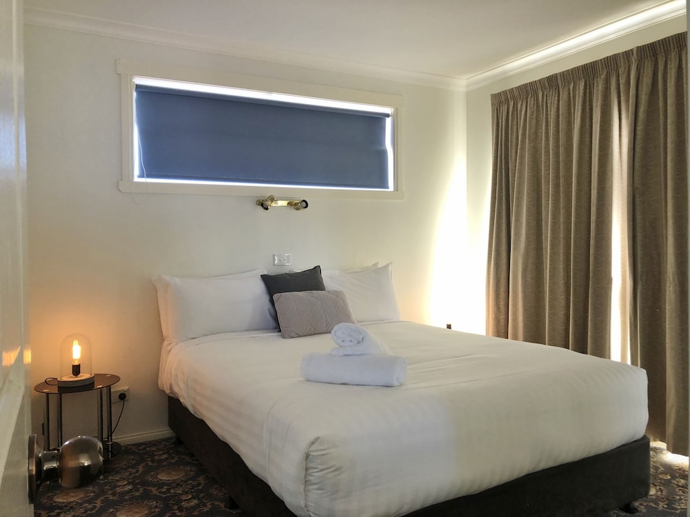 Villa, Queen and Twin Beds, Water View