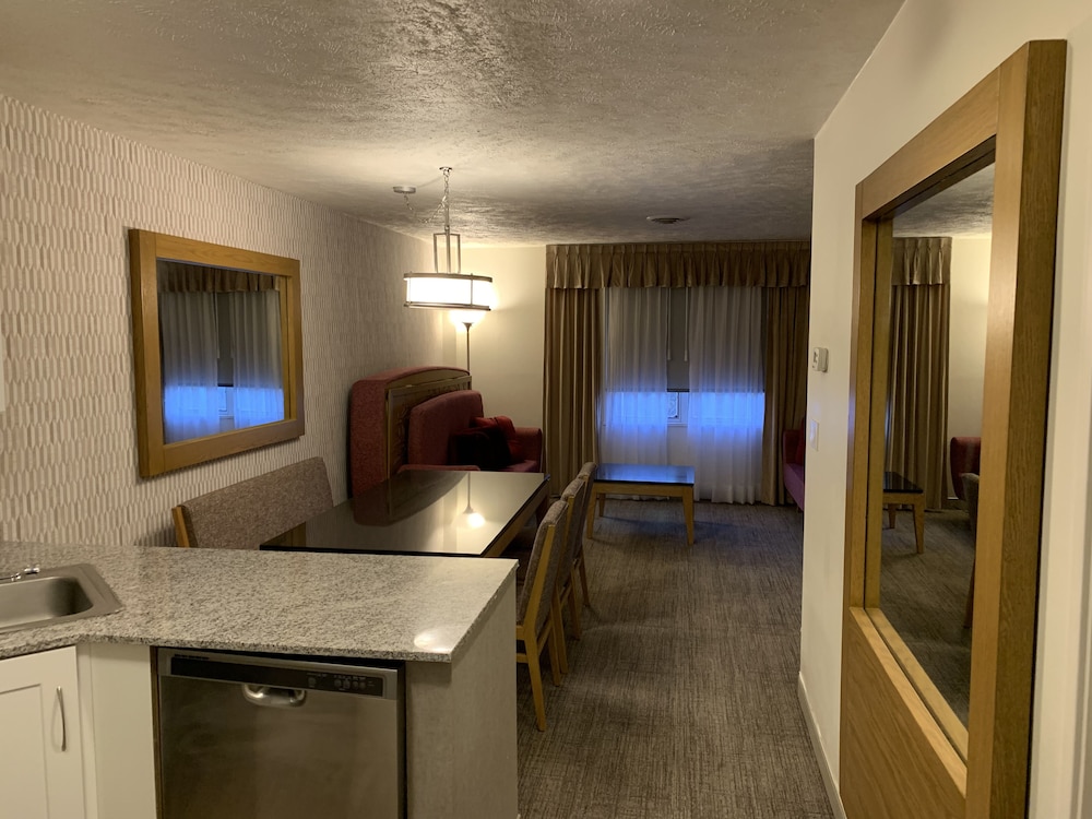 Split Rock Resort 45/79