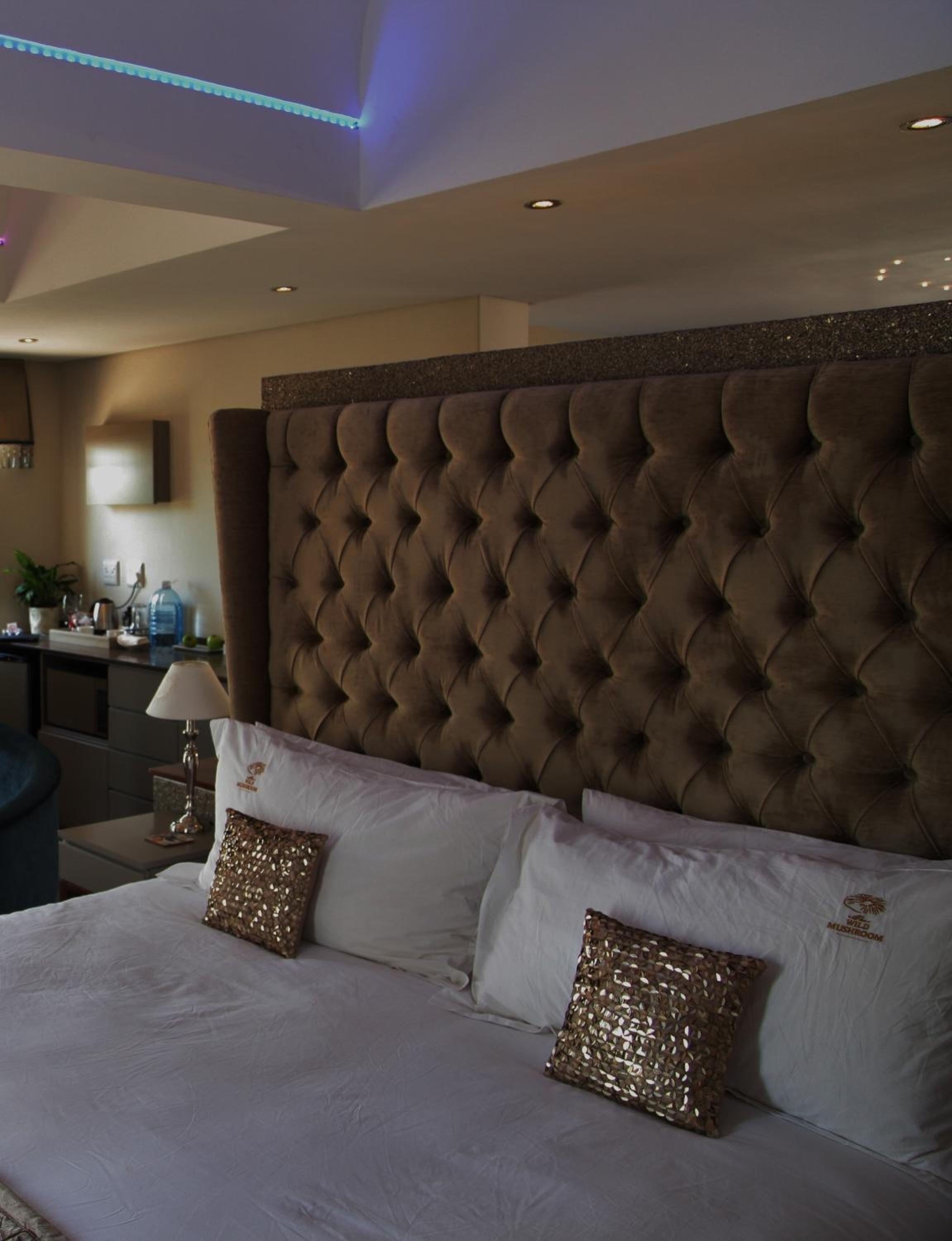 The Wild Mushroom Luxury Country House 6/60