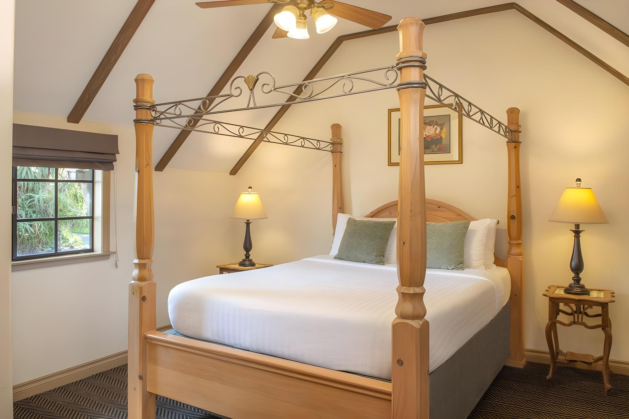 Deluxe, Cottage, Suite, Queen Bed, Garden View