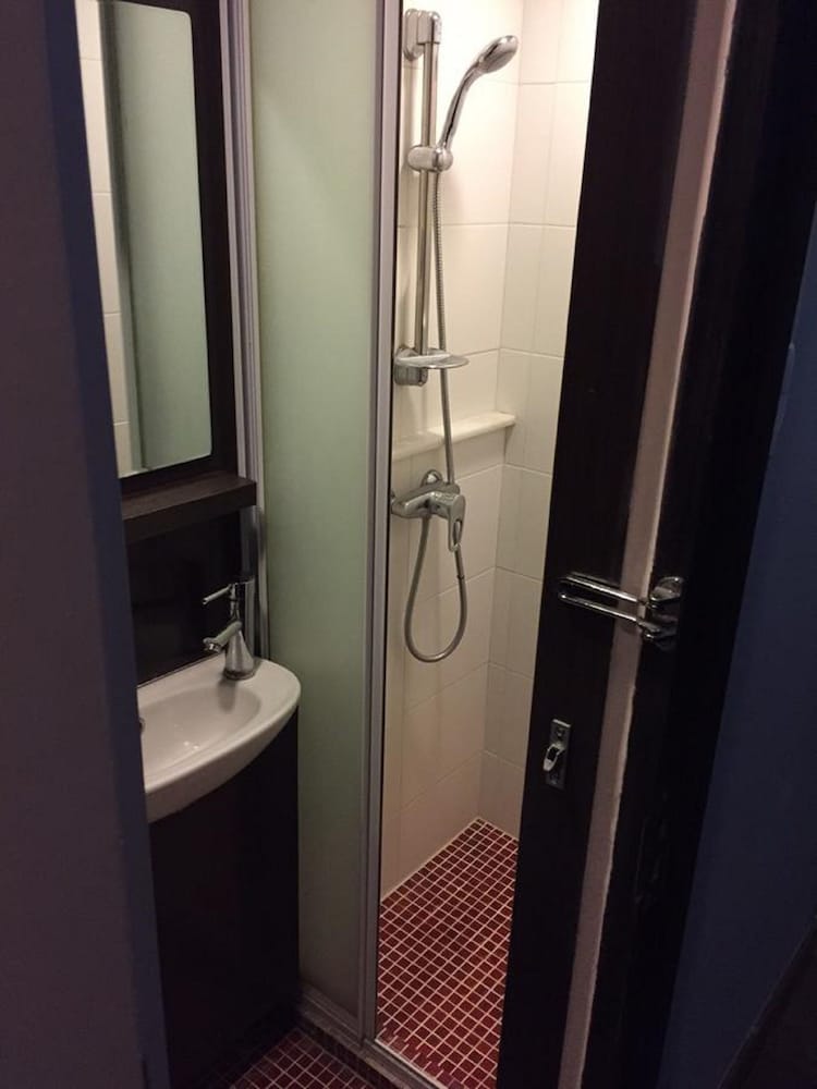 Metroplace Olympic Hotel 12/40