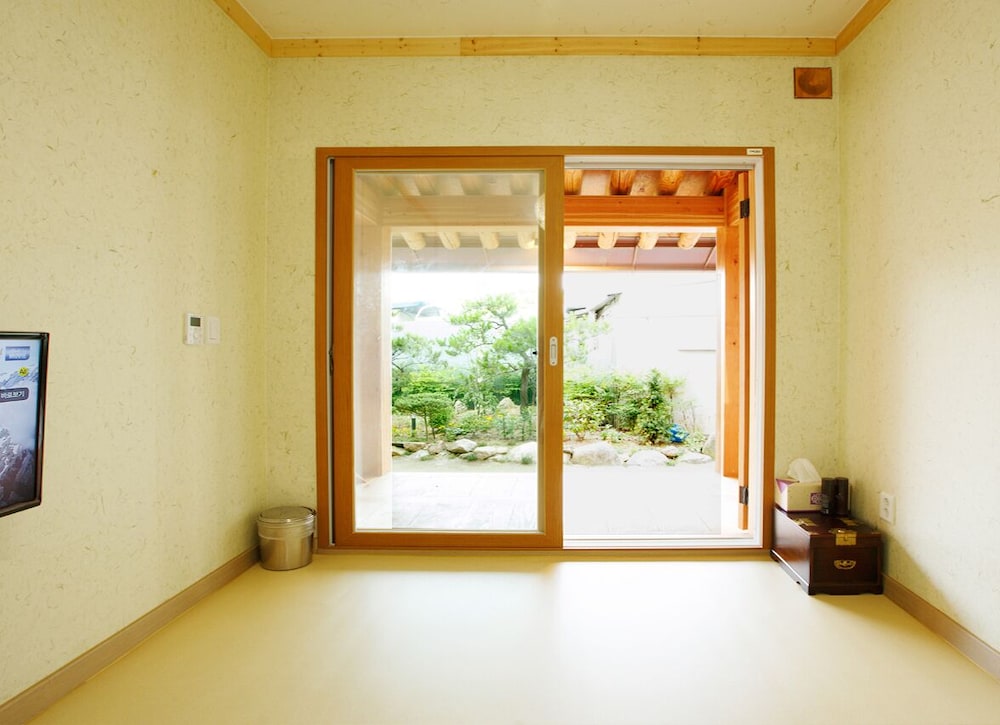 Nabijam Hanok Hotel 44/61