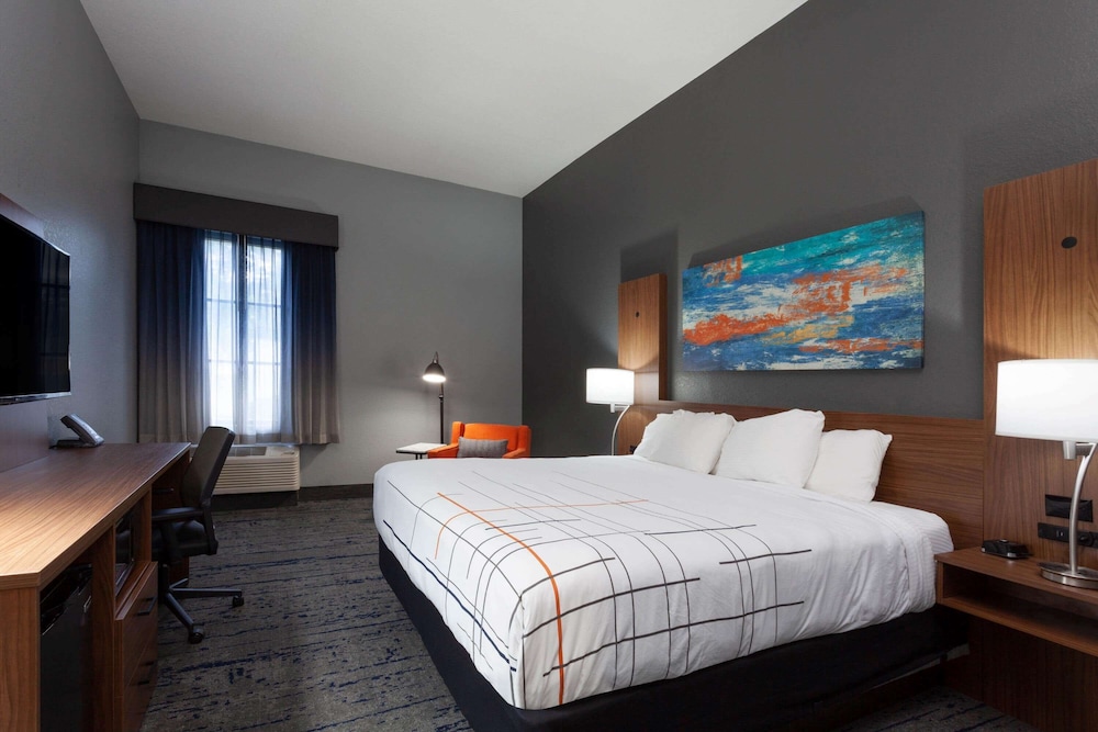 Sleep Inn & Suites St Petersburg Gateway 5/40