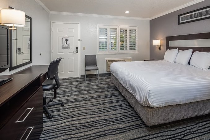 Redwood Creek Inn 8/25