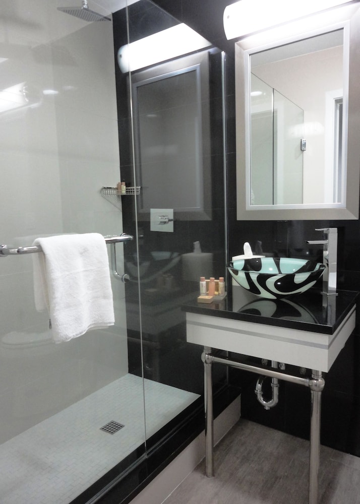 Lotus Boutique Inn Suites 56/57