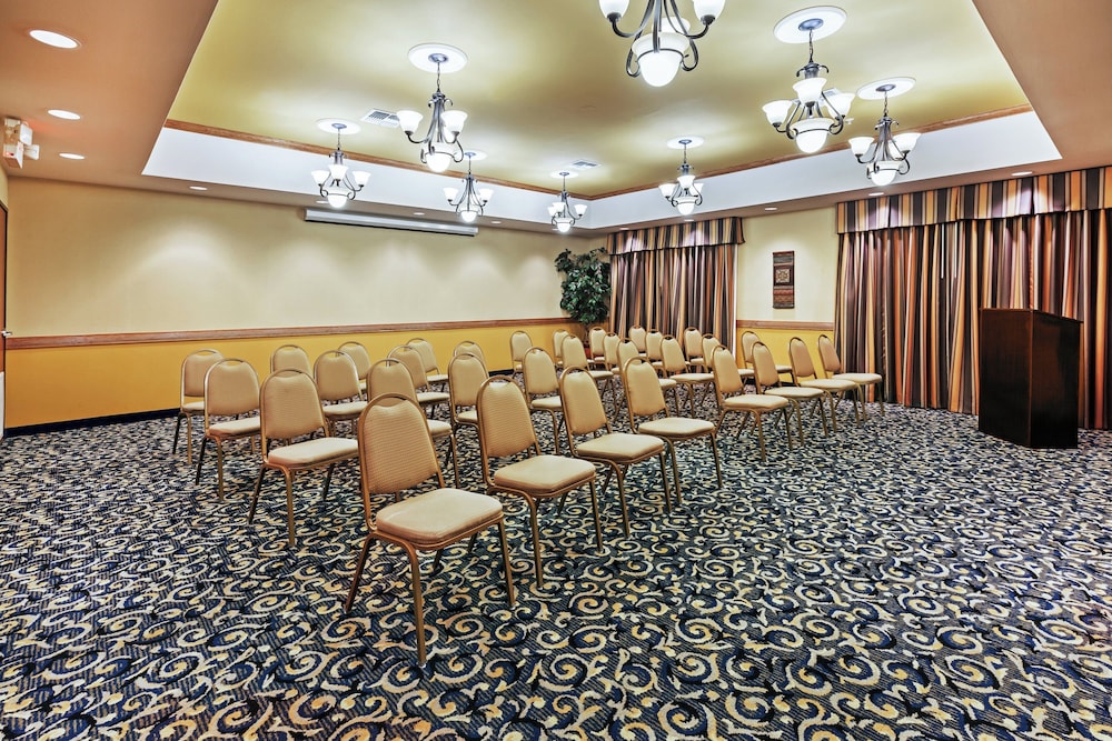 Holiday Inn Express Hotel And Suites Corpus Christi Nw Calallen 64/71