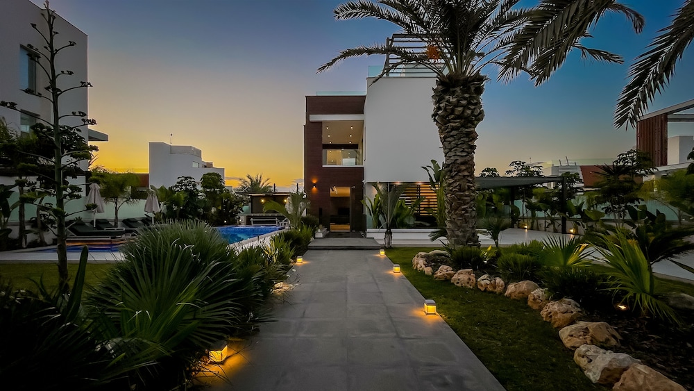 Glory Elite Luxury Home 36/50