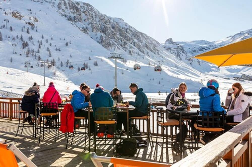 Le Levanna Hotel Restaurant 54/67