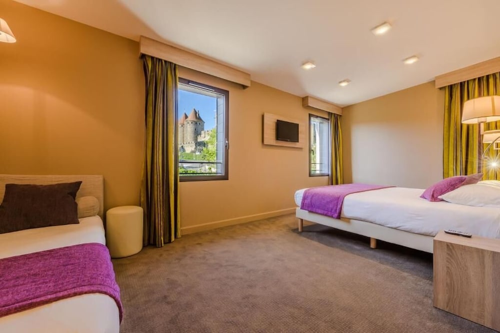 FAMILY SUITE, 2 DOUBLE BEDS, TRUNDLE BED