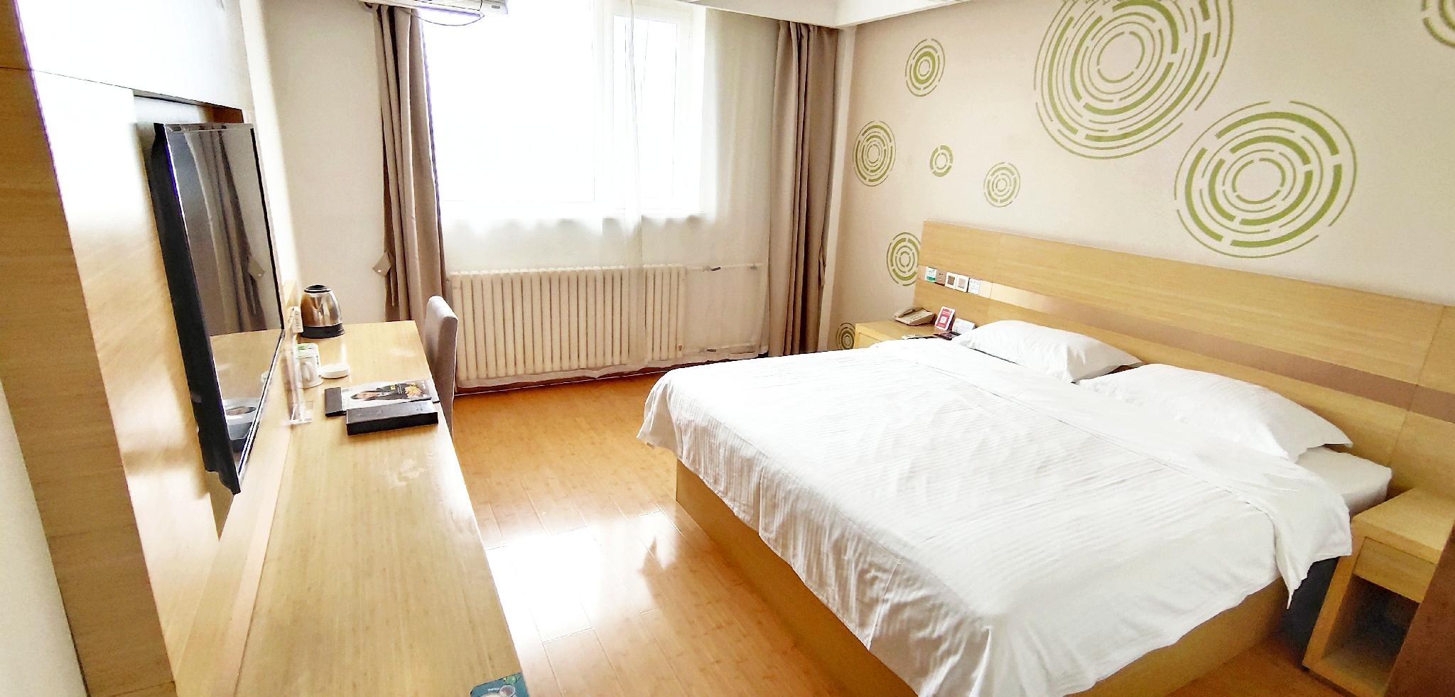 Room, Double Bed, No Window