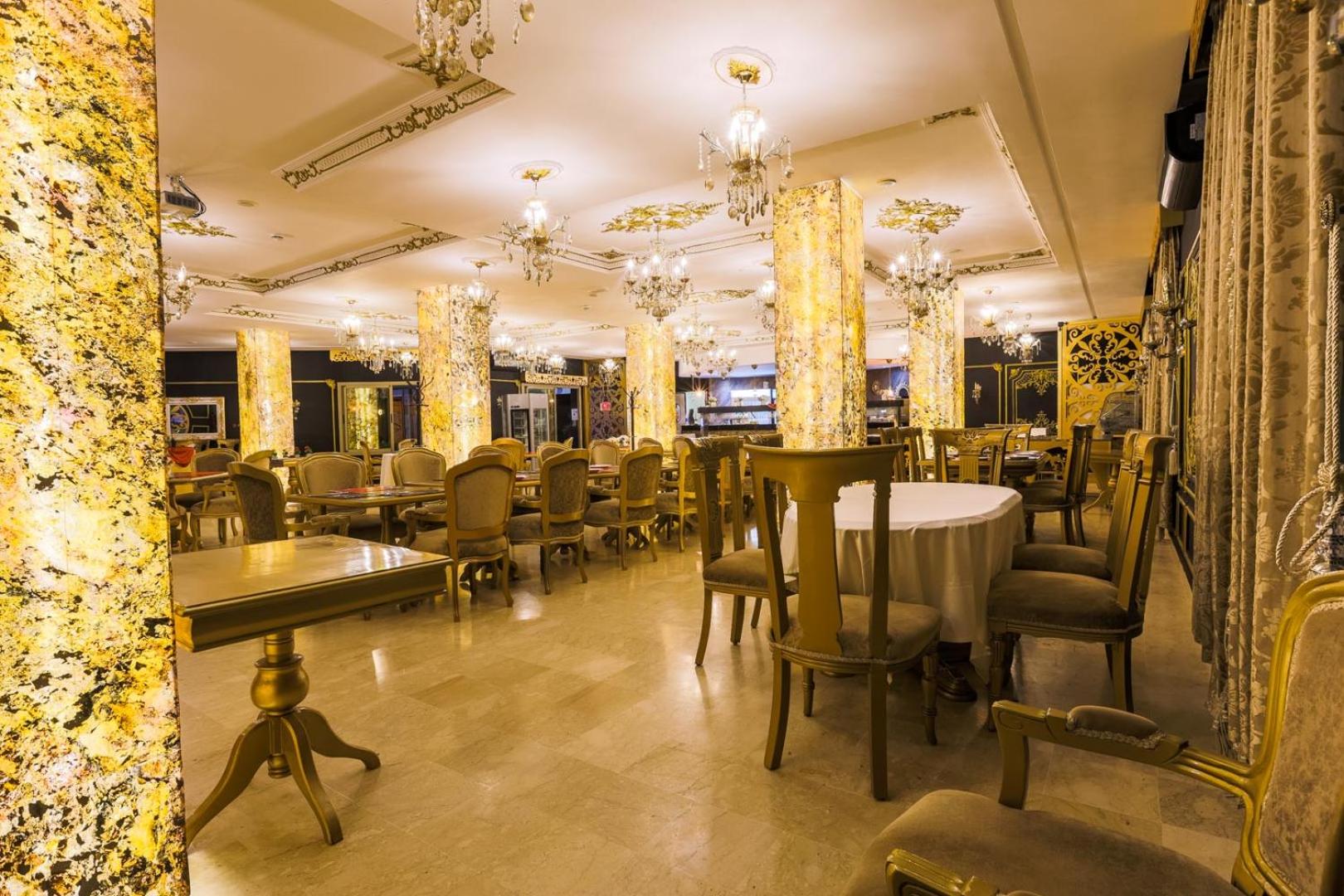 Hospitality Inn 32/52