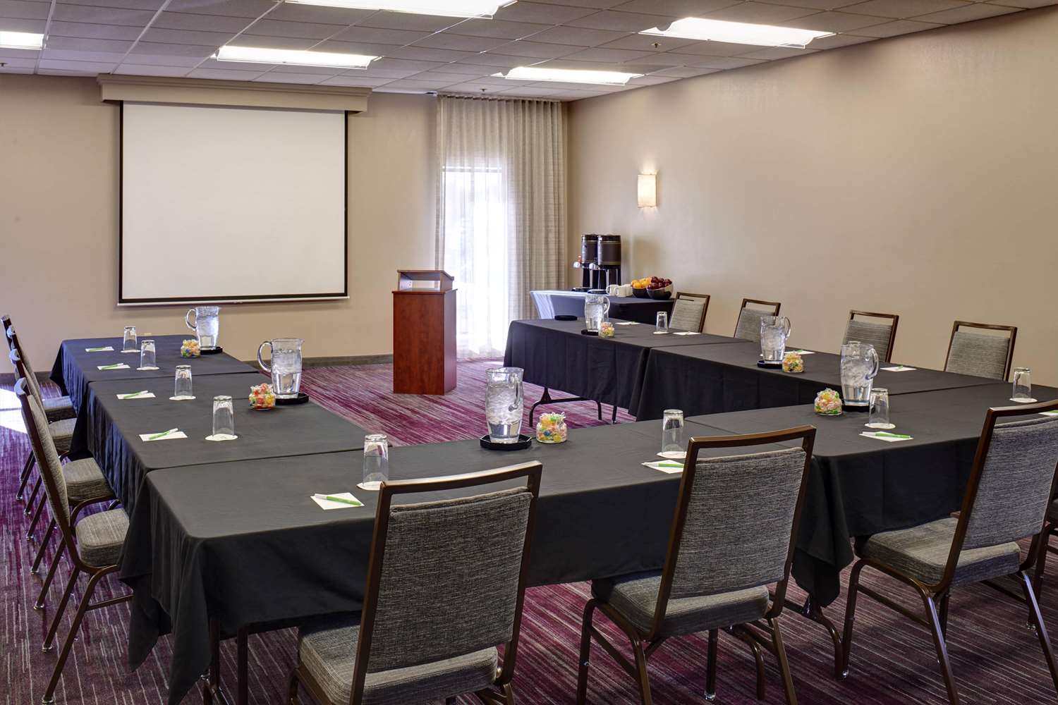 AmericInn by Wyndham Brookfield 26/29