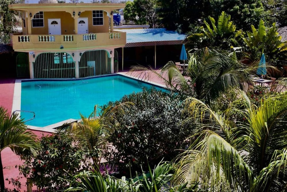 La Cayenna Hôtel Et Restaurant 29/39