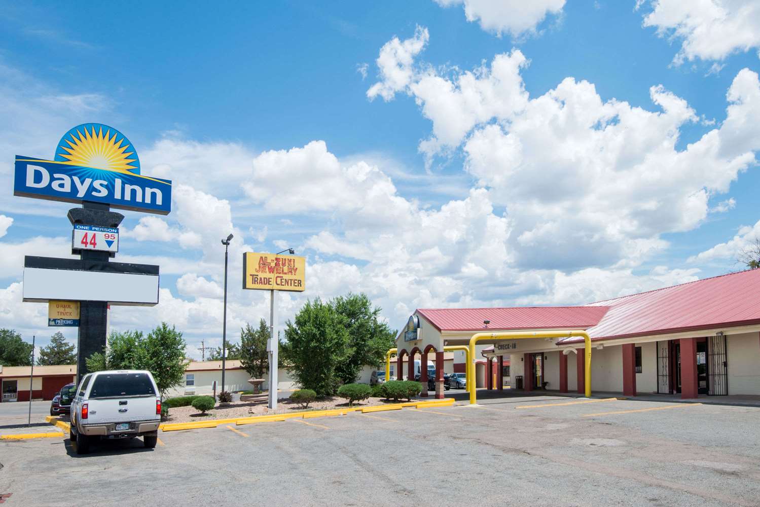 Days Inn By Wyndham Gallup 16/18