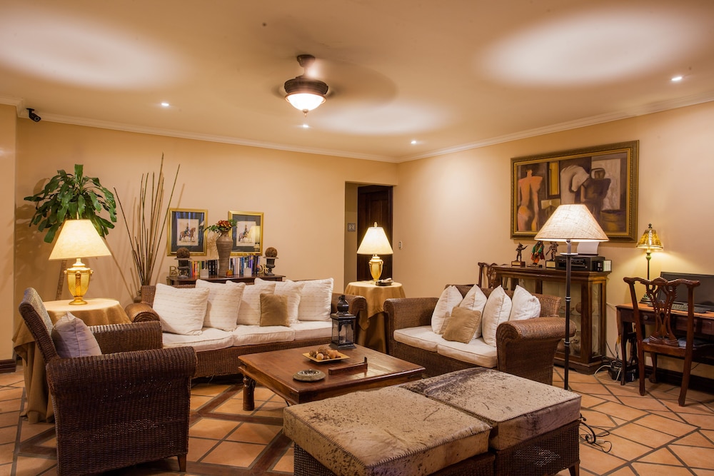 Hotel Los Robles 41/62