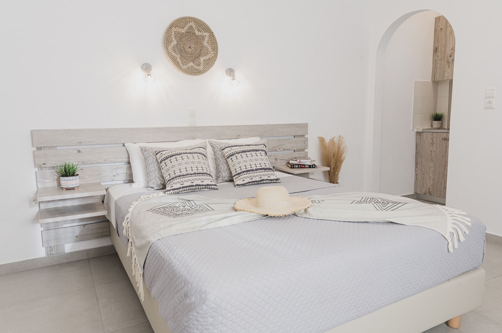 Petros Studios and Suites 21/81