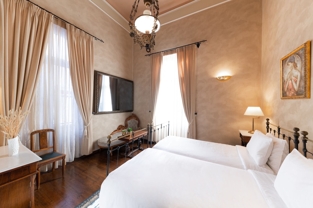 Superior, Twin Beds