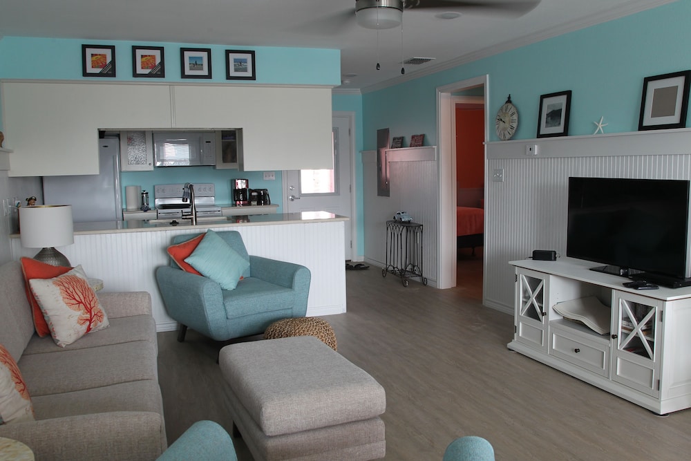 Executive Keys Condominiums on the Beach 36/66
