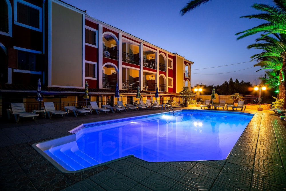 Rose Club Hotel 4/50