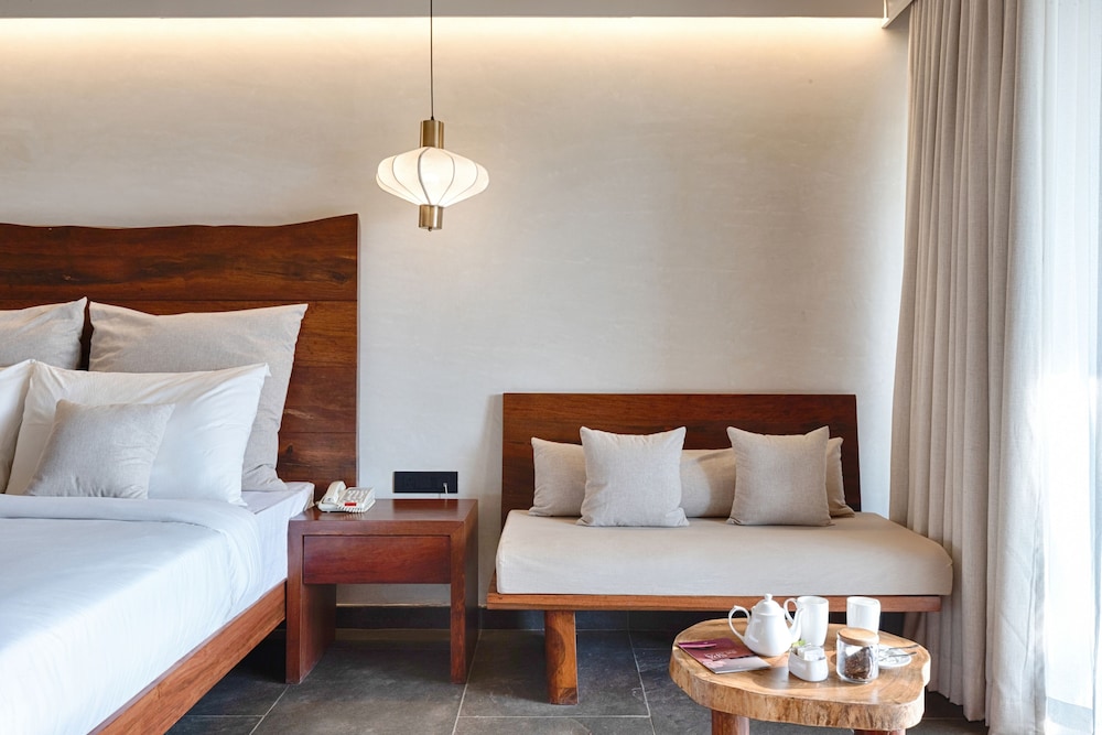 PLATINUM ROOM