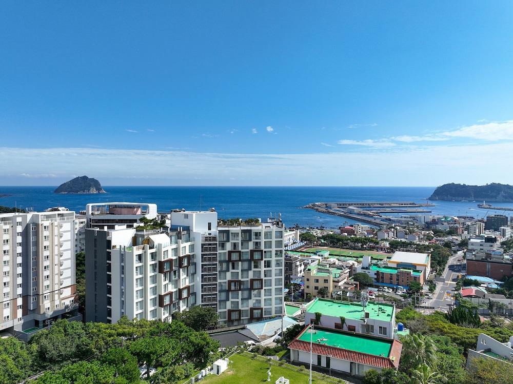 The Island Blue Hotel 46/50