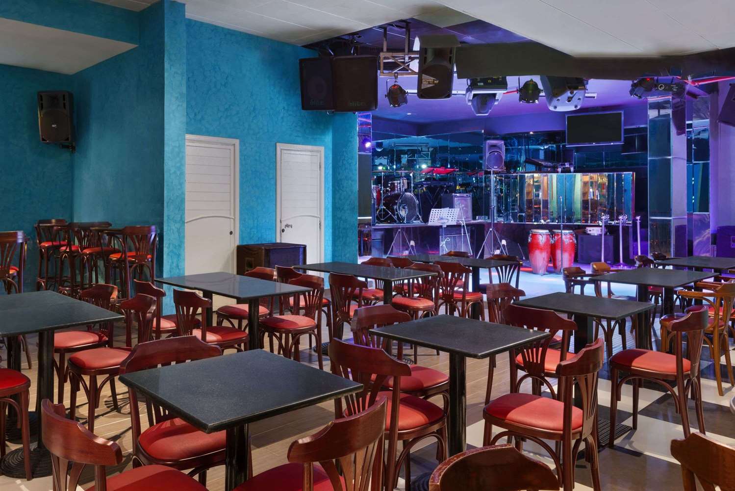 restaurant cafeteria