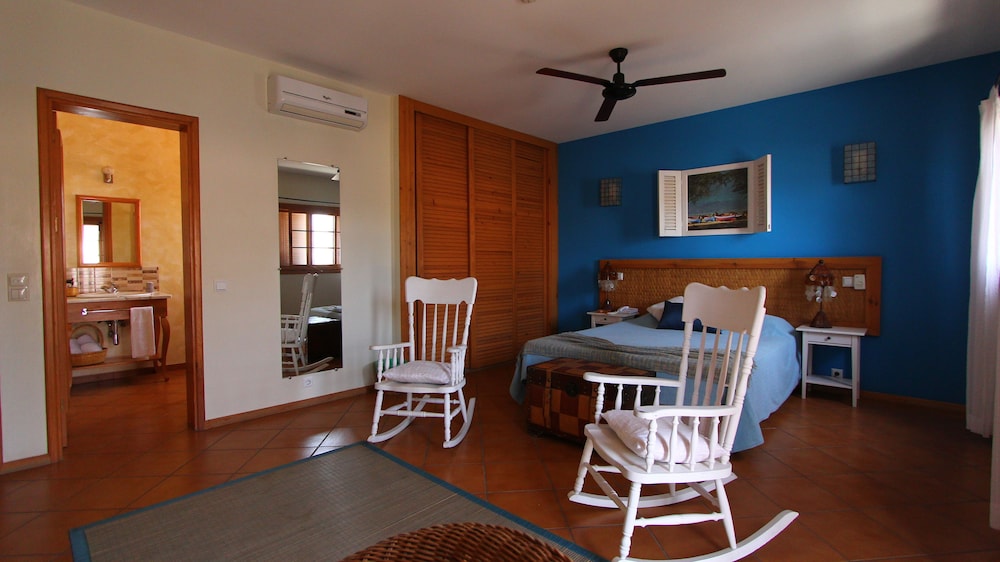 Kiras Boutique Hotel 51/71