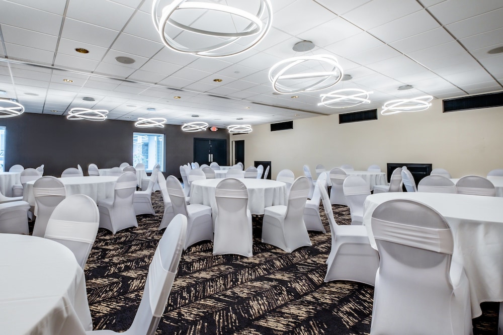 Holiday Inn Grand Haven-Spring Lake, an IHG Hotel 36/52
