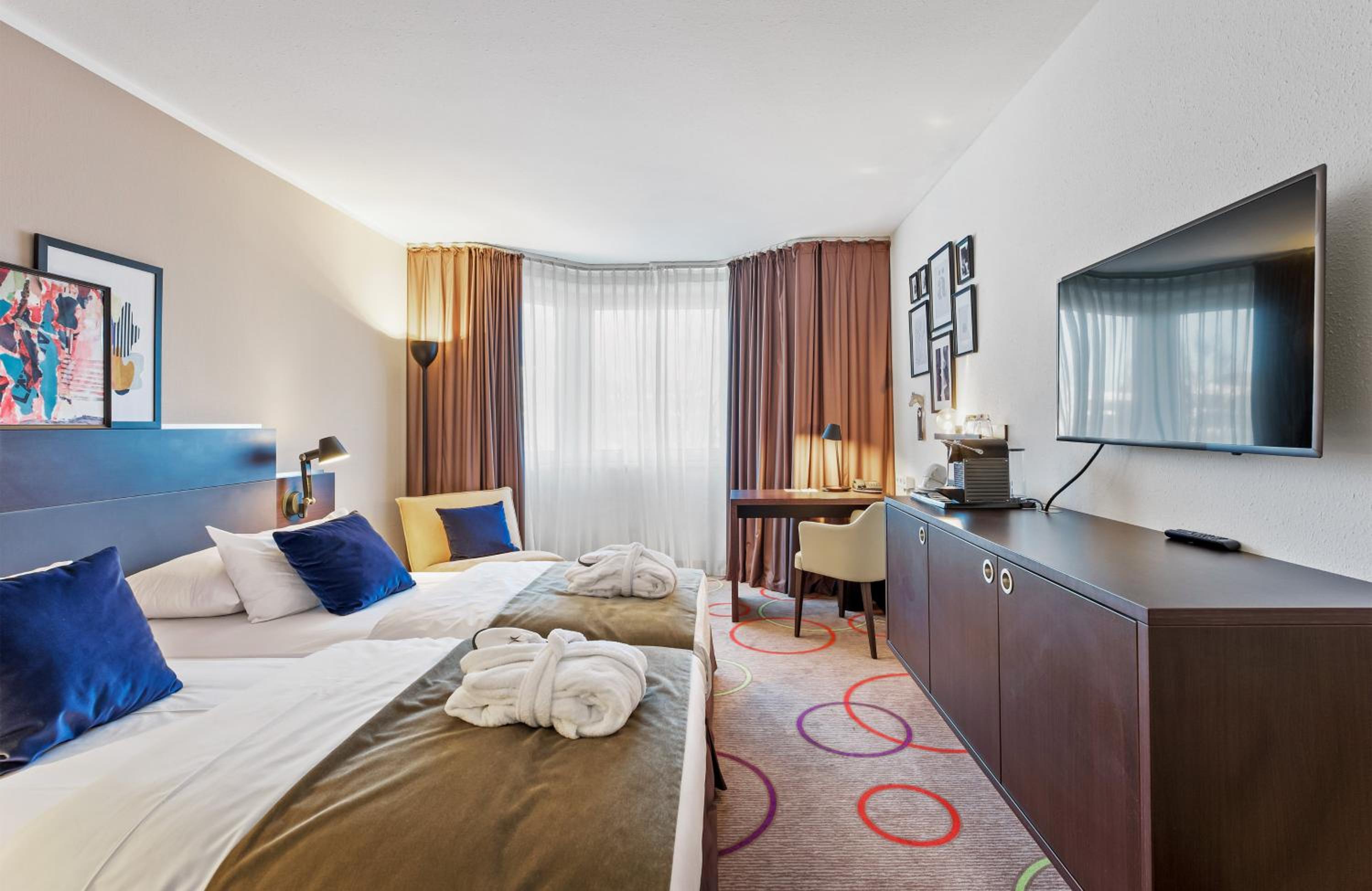 Superior, Queen Bed