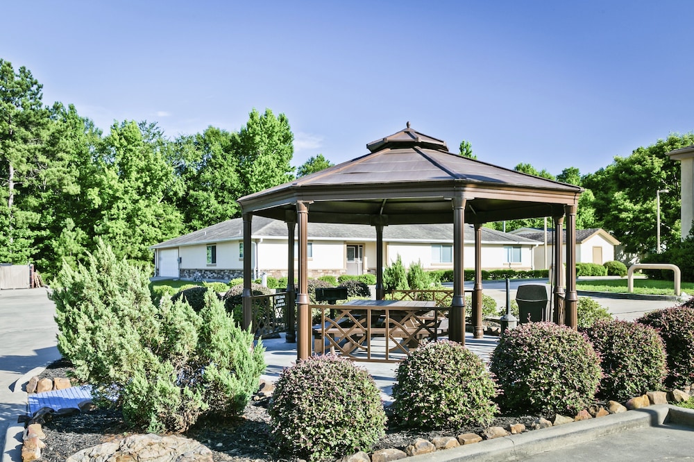 Holiday Inn Express Hotel And Suites Carthage 4/79