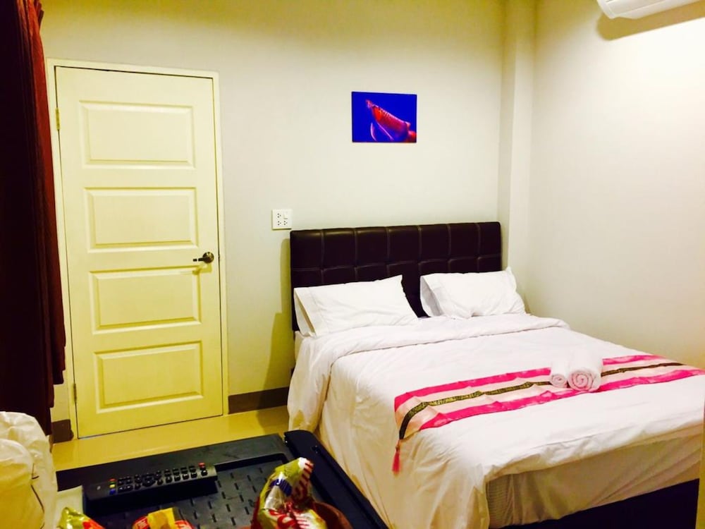 Retro Twin Home At Maesot 18/47
