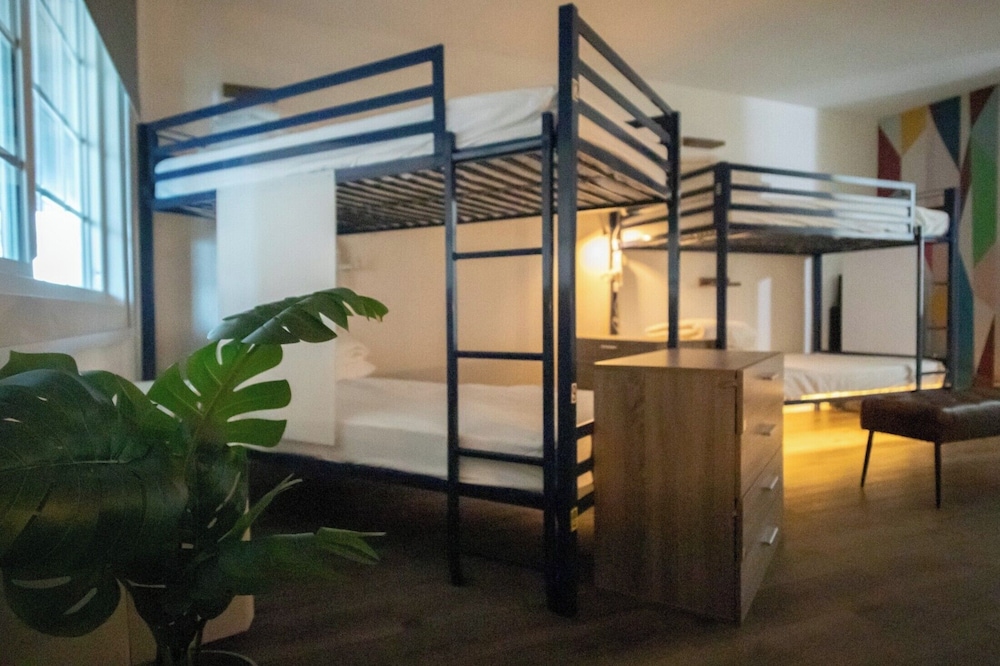 Bposhtels Anaheim 29/40